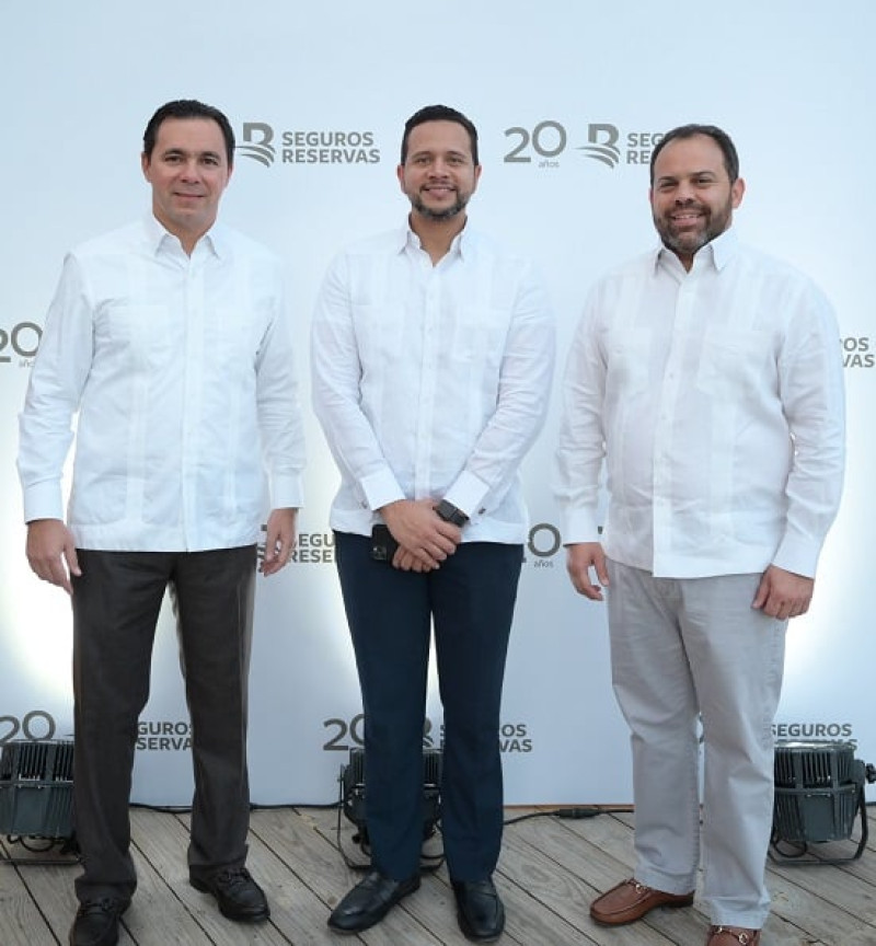 Carlos Pou, Alain Coste y Manuel Domingo.