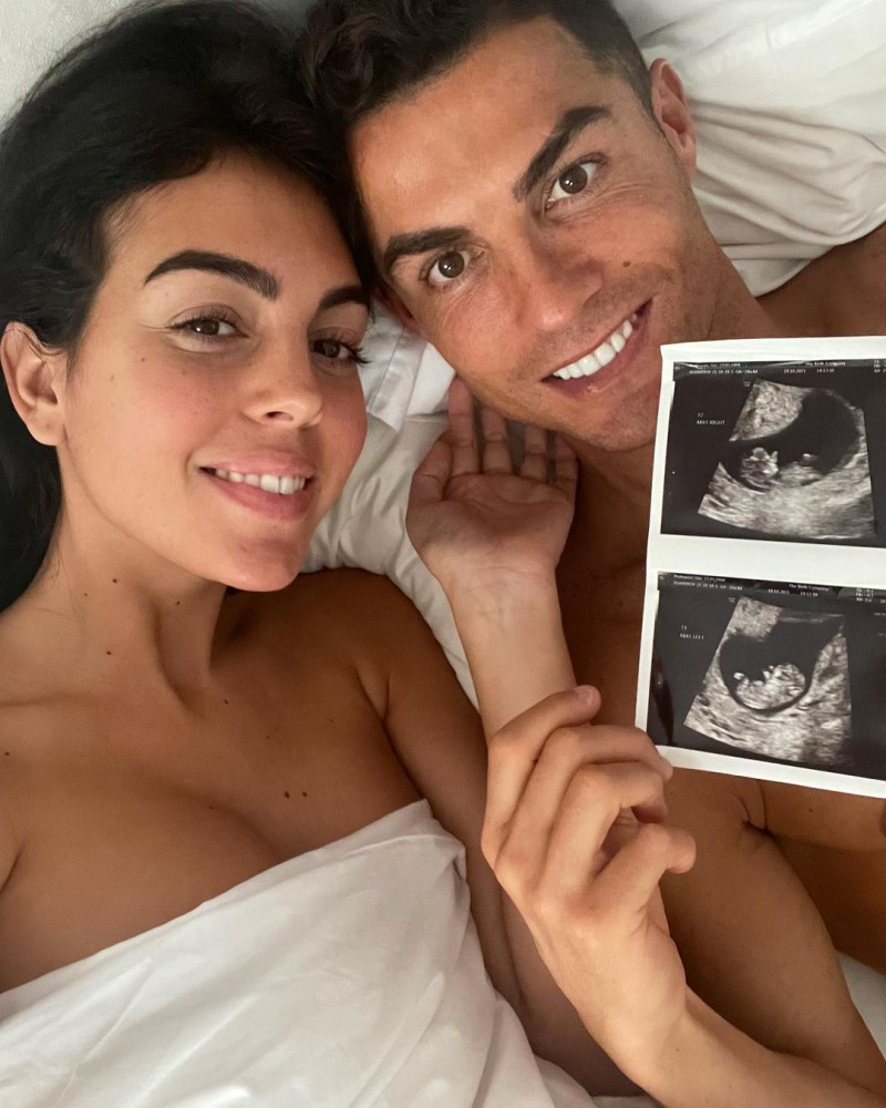 Foto publicada por Georgina Rodríguez anunciando que serían padres de gemelos.
