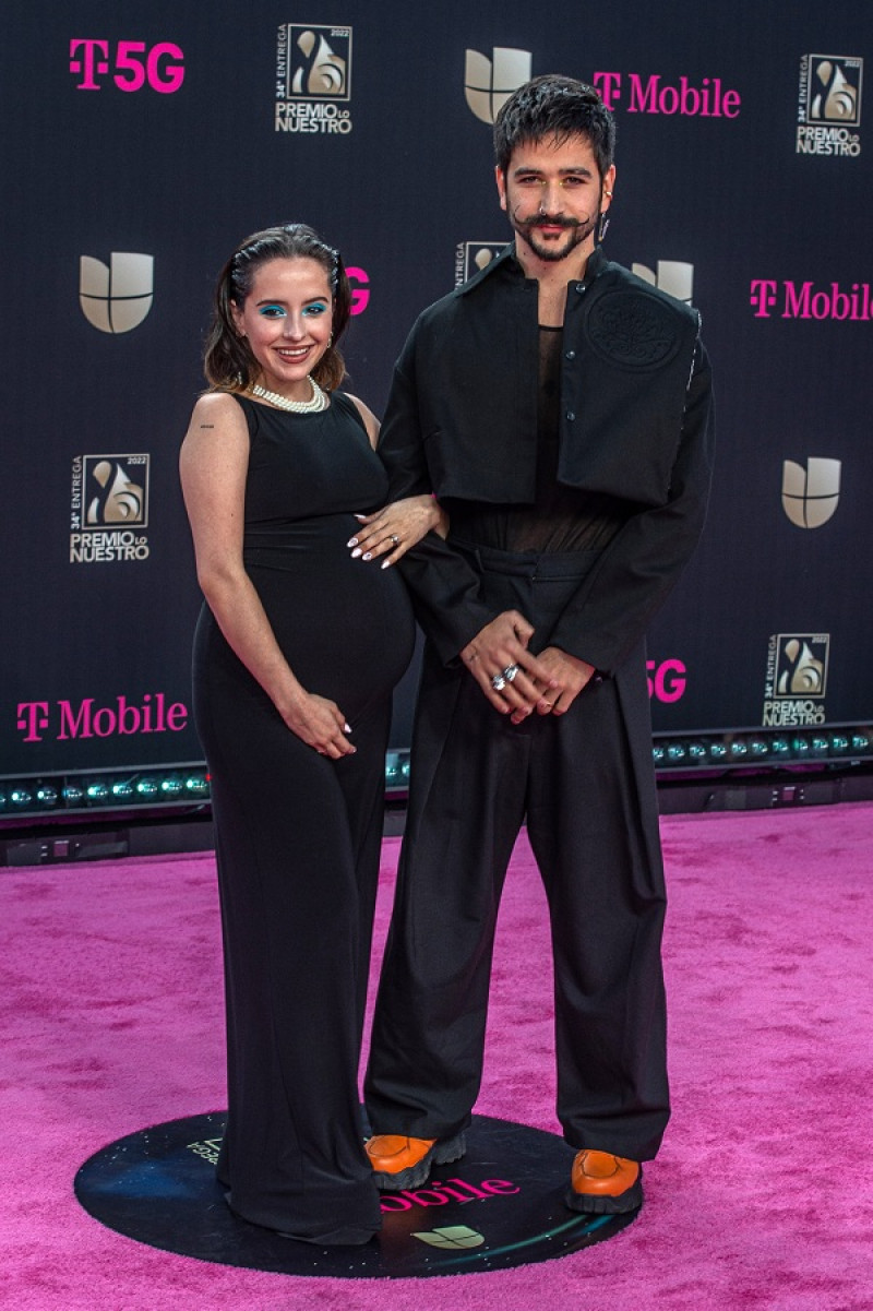 El cantante colombiano Camilo y su esposa la cantante venezolana Evaluna Montaner han sido padres de una niña. EFE/ Georgio Viera