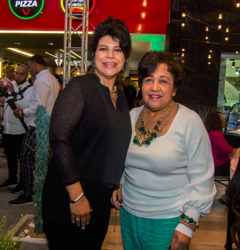 Angela López y Carmen Tavárez.