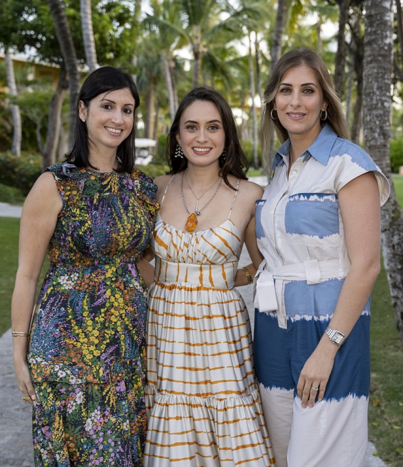 Claudia Malett, Mónica Varela y Mari Saade