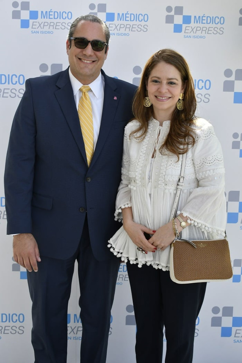 Antonio Musa  y Brenda Morales.