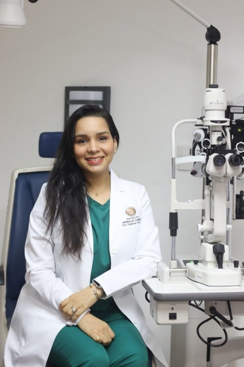 Stephanie Vásquez, especialista en oftalmología pediátrica, estrabismo y catarata pediátrica del Instituto Espaillat Cabral.