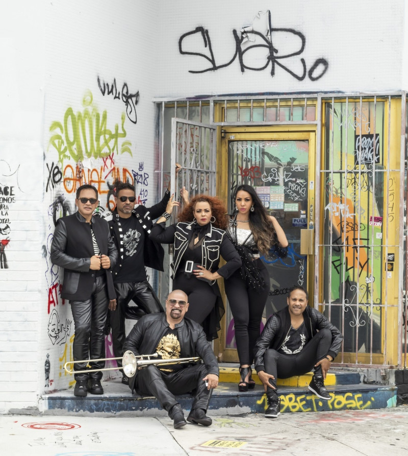El nuevo tema de “The New York Band” es interpretado por Irisneyda y Franklin Rivers. Cuenta con colaboración de Riccy Jiménez, con dúo y coros. Geraldo David Márquez es parte de algunos versos de rap.