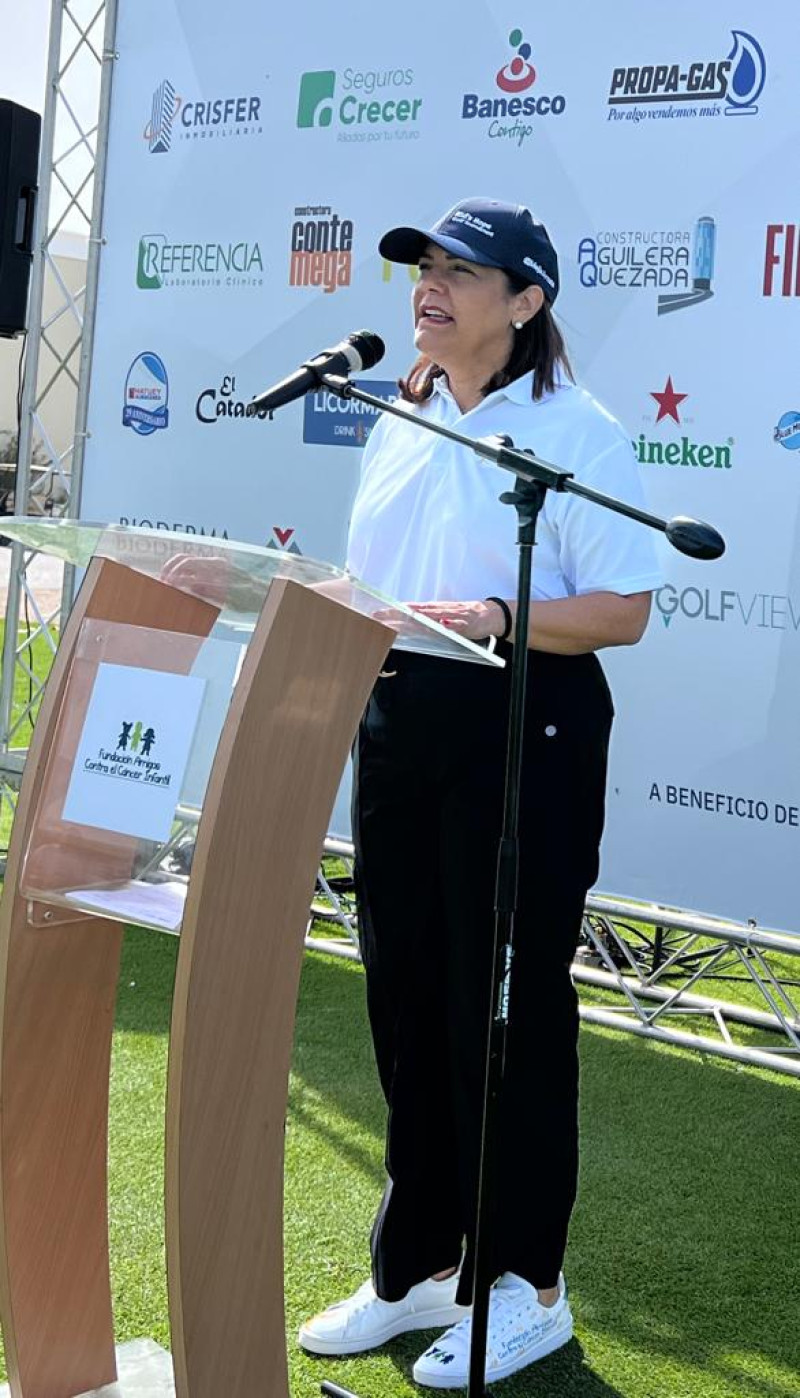 Alexandra Matos de Purcell, presidente de FACI en la inauguración del torneo.