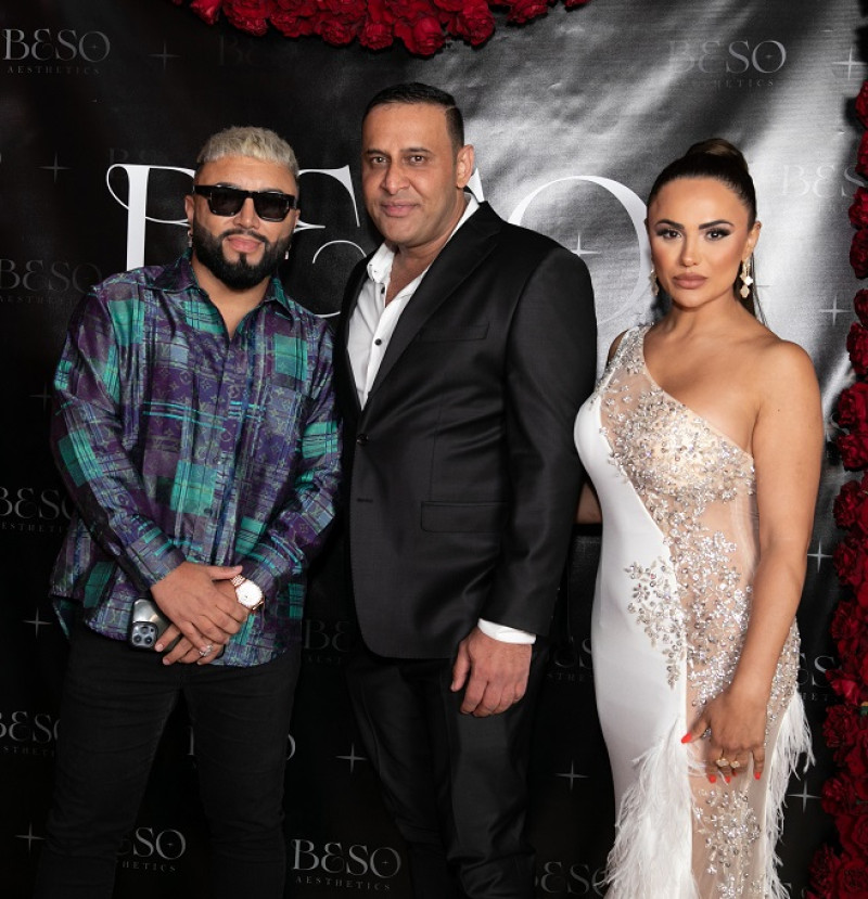 Alex Sensation, Sadyk Fayz y Sofiya Borukhova.