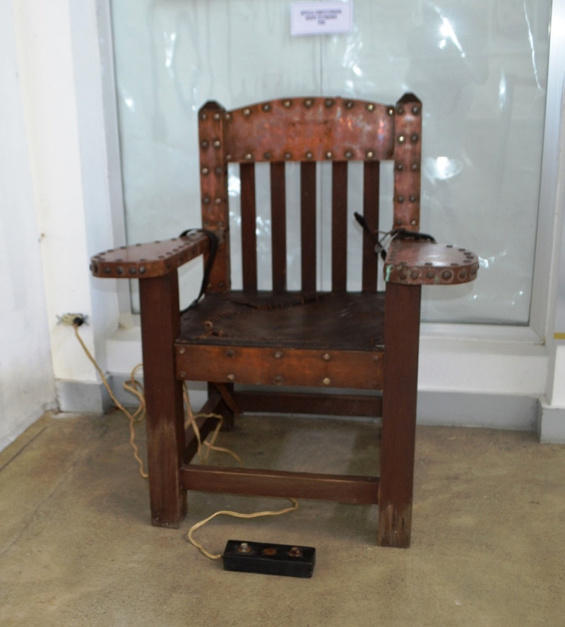 Réplica de la silla eléctrica usada para torturar a los enemigos del régimen. Yaniris López / LD