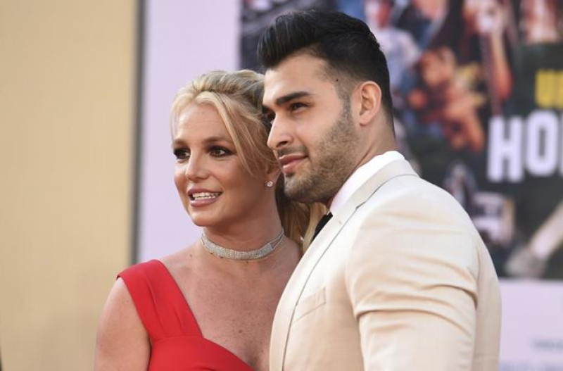 Britney Spears y Sam Asghari llegan al estreno de "Once Upon a Time in Hollywood" en el Teatro Chino de TCL en Los Ángeles el lunes 22 de julio de 2019. (Foto de Jordan Strauss/Invision/AP, Archivo).