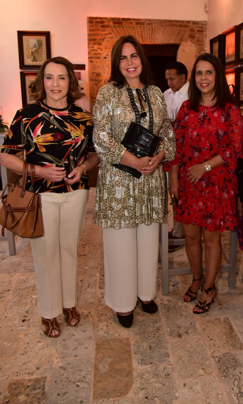 Rosi Schiffino de Bonarelli, Gretna Rivera y Maribel Bellapart.