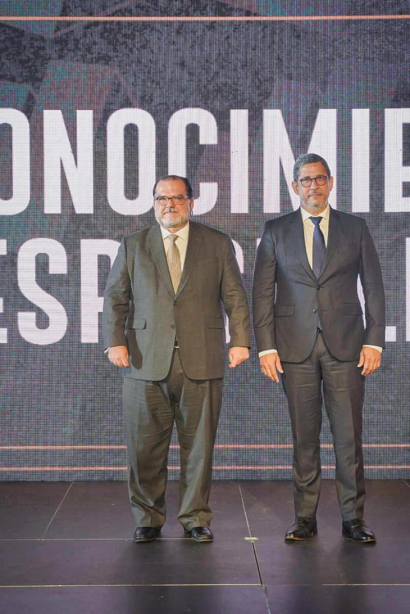 Eduardo Valcárcel y Augusto Ramírez.