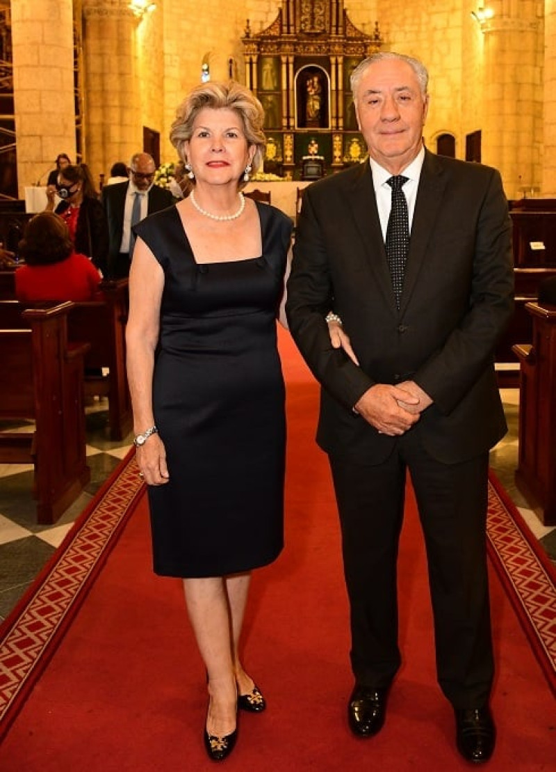 Norma de Vargas y Leonardo Vargas.