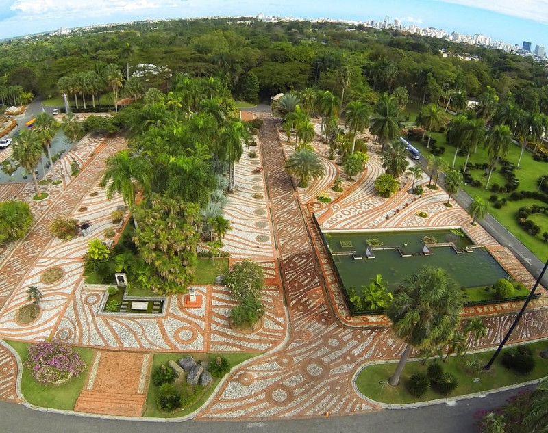 Plazoleta central del Jardín Botánico de Santo Domingo. Foto de archivo. JBN