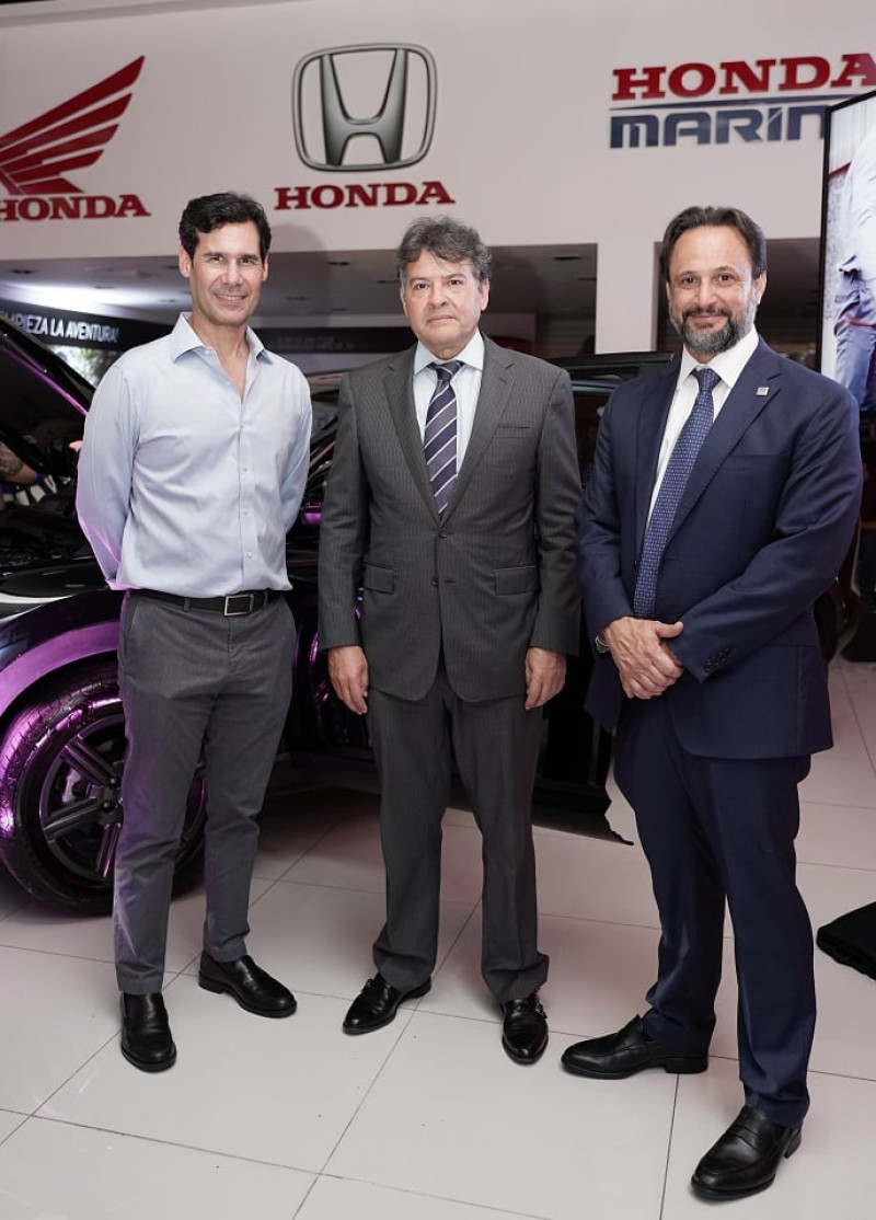 Carlos Bermúdez, Práxedes Castillo y Giancarlo Cavagliano.