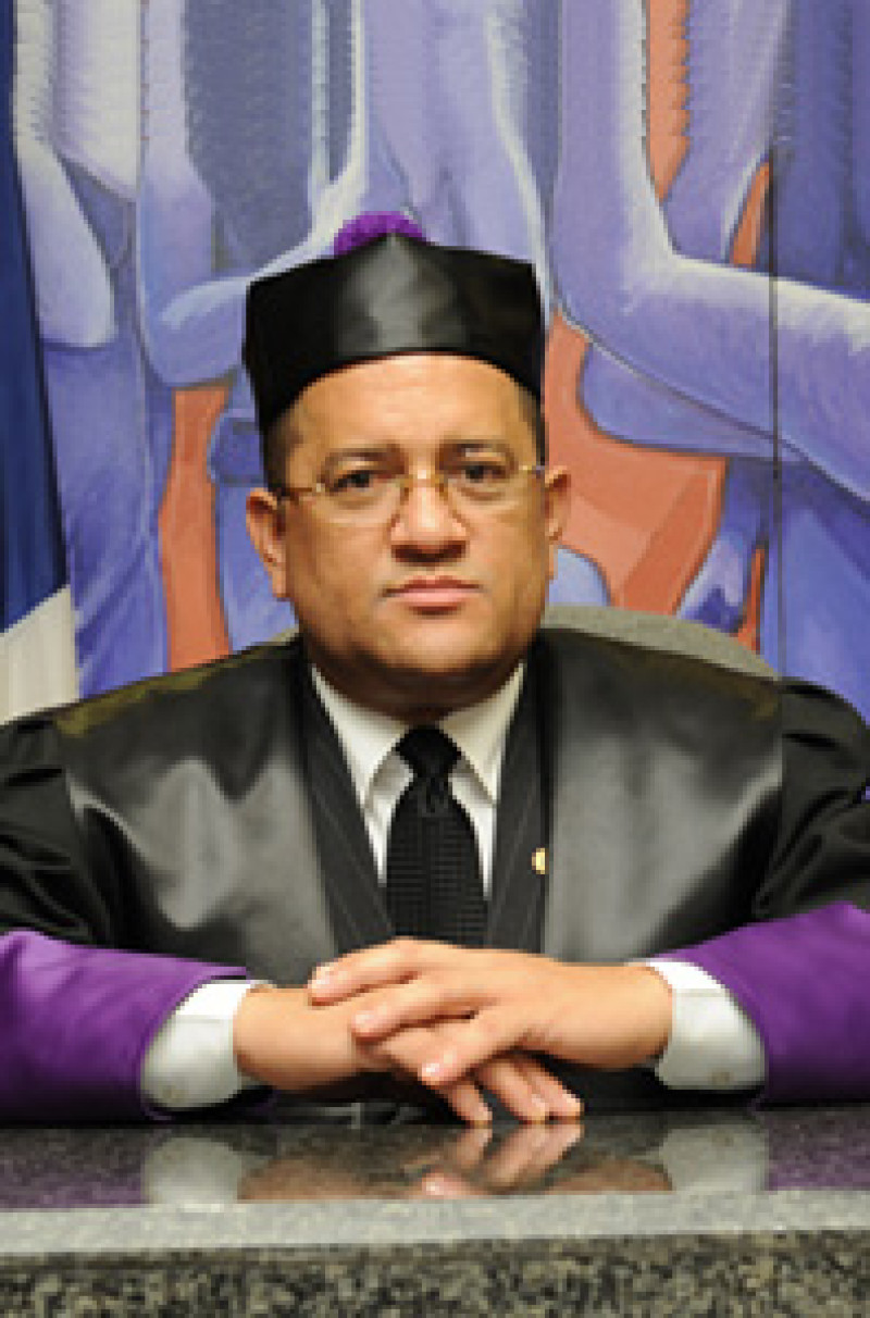 Francisco Jerez Mena, presidente del tribunal.