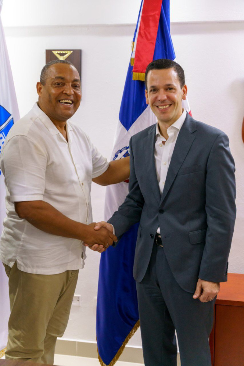 El alcalde José Andújar y Hugo Beras, director del Intrant