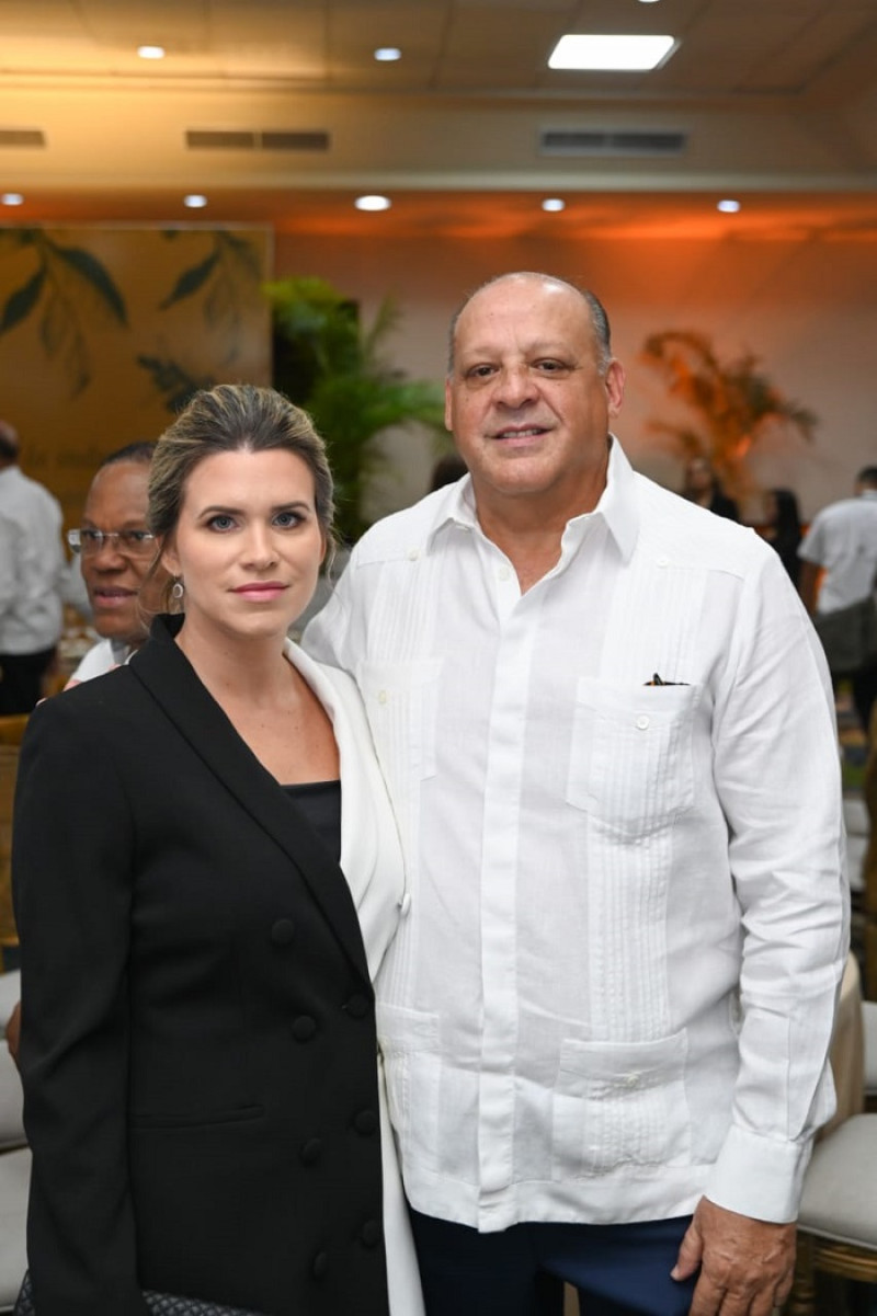 Mónika Kelner y Augusto Reyes.