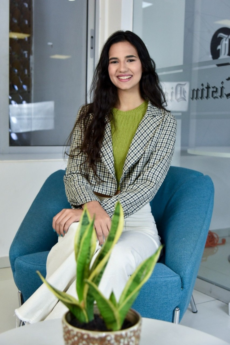 Camila Issa: una actriz en un mundo de negocios, en su visita a Listín Diario. (Foto: José Alberto Maldonado).