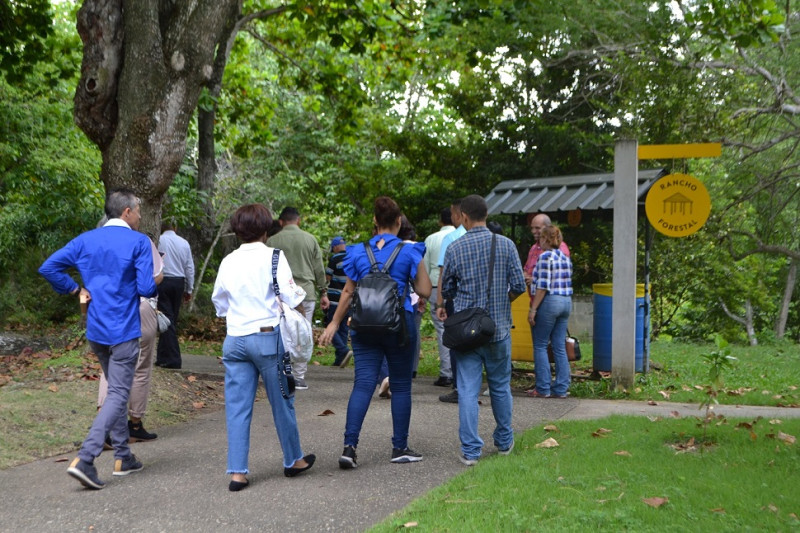 El encuentro con los comunicadores sociales incluyó recorridos por el Mariposario, Banco de Semillas, Cultivo In vitro, Sendero Educativo, el Departamento de Botánica y el Herbario Nacional. Yaniris López / LD