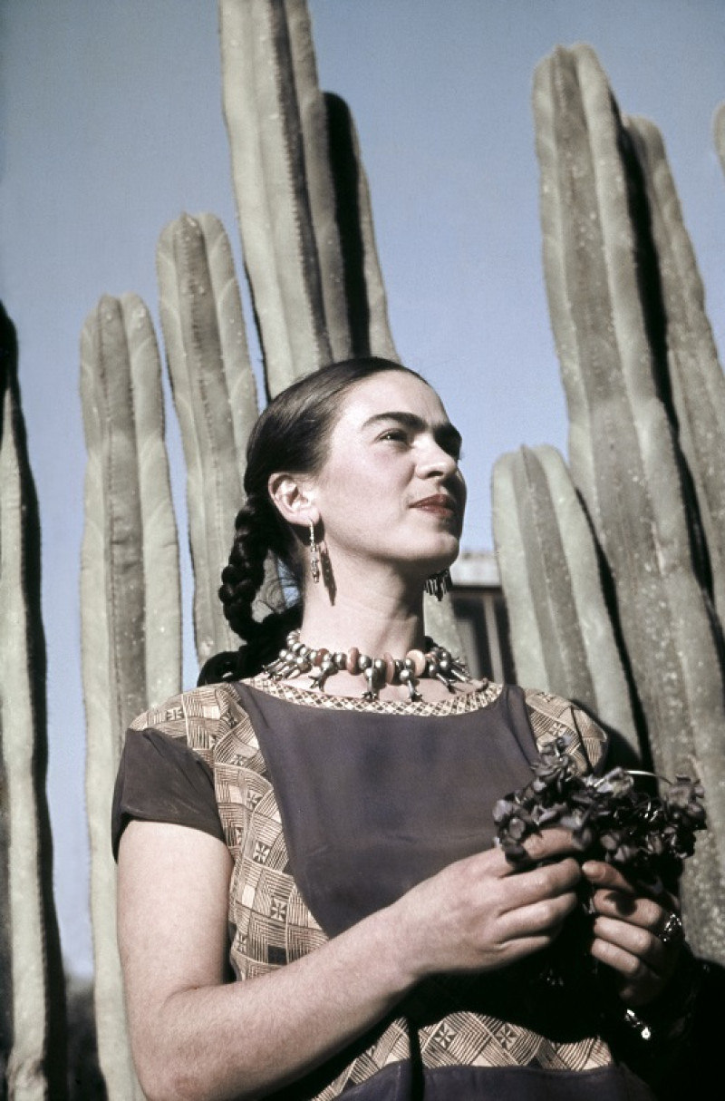 Frida Kahlo, en Ciudad de México, en la década de 1940. IVAN DMITRI / MICHAEL OCHS ARCHIVES / GETTY IMAGES