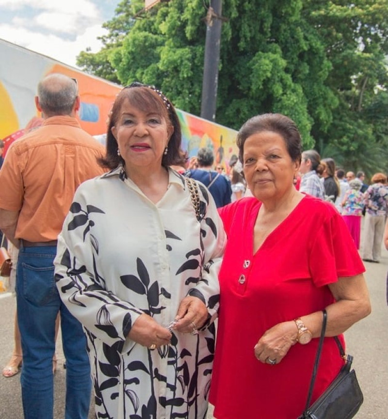 Camelia Ureña y Ana Silvia de Rodríguez.