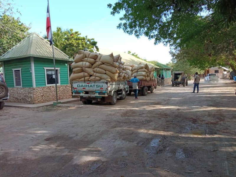 El transporte es sumamente caro porque hay un gran riesgo de que confisquen el camión.  Grupo Jaragua