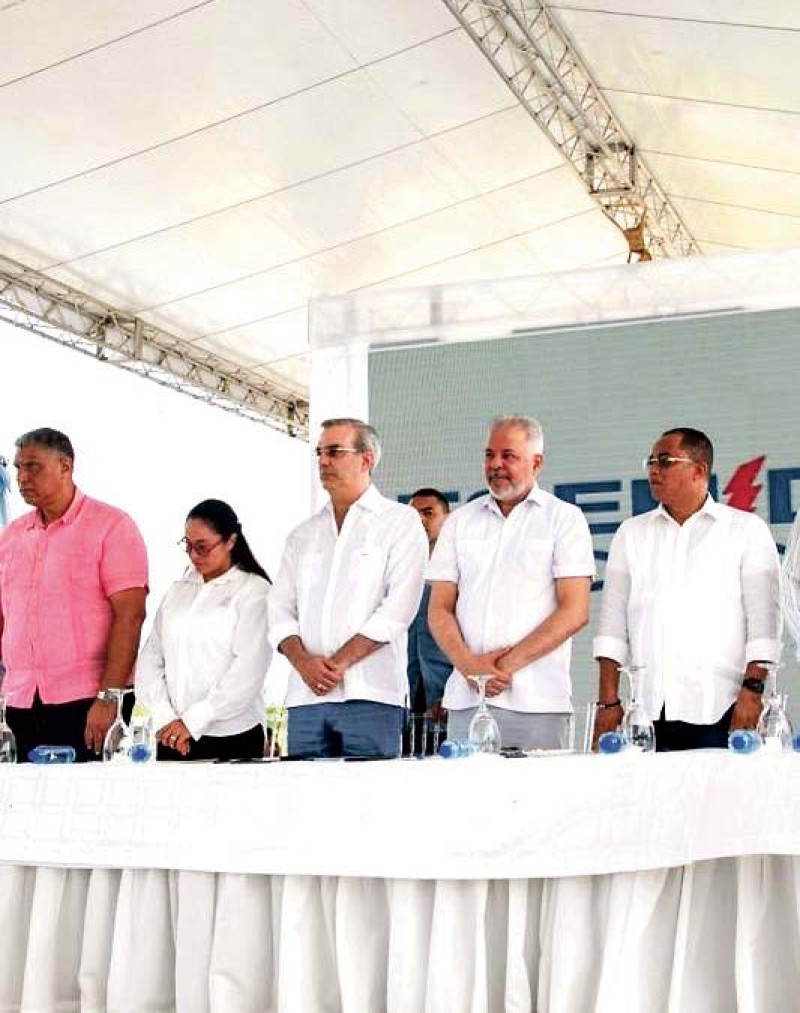 El presidente Luis Abinader volvió ayer a Nagua, donde anunció un plan de ayuda.