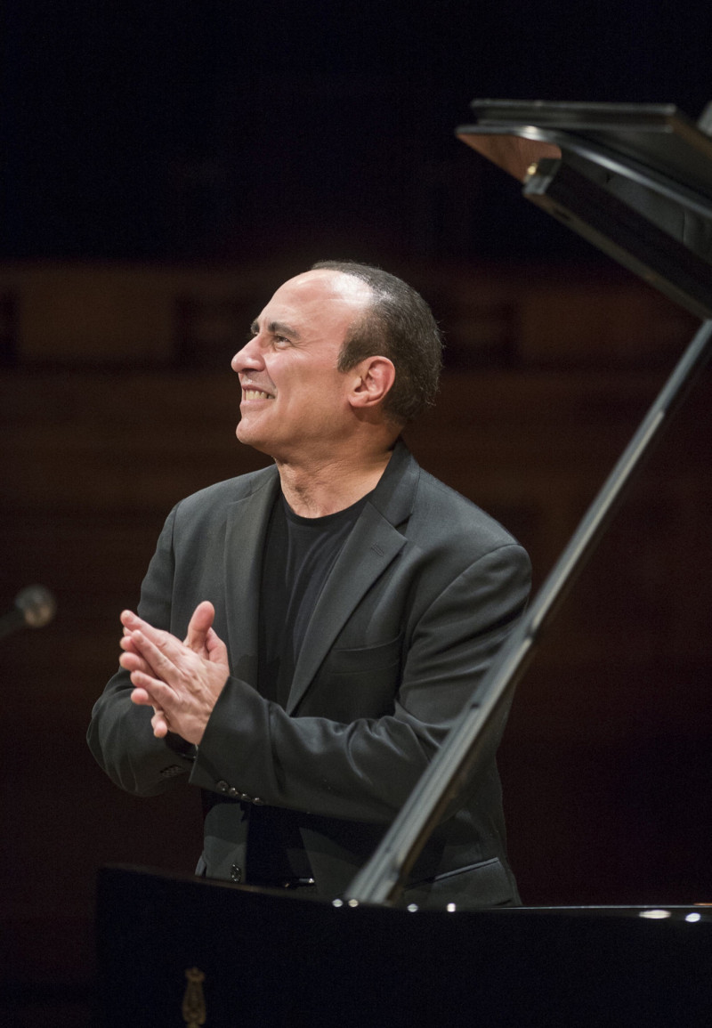 El pianista dominicano Michel Camilo se presentará el 29 de octubre en el Teatro Nacional.