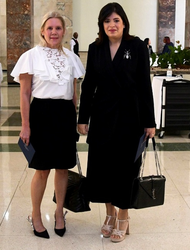 Margarita Turull y Claudia Castaños.
