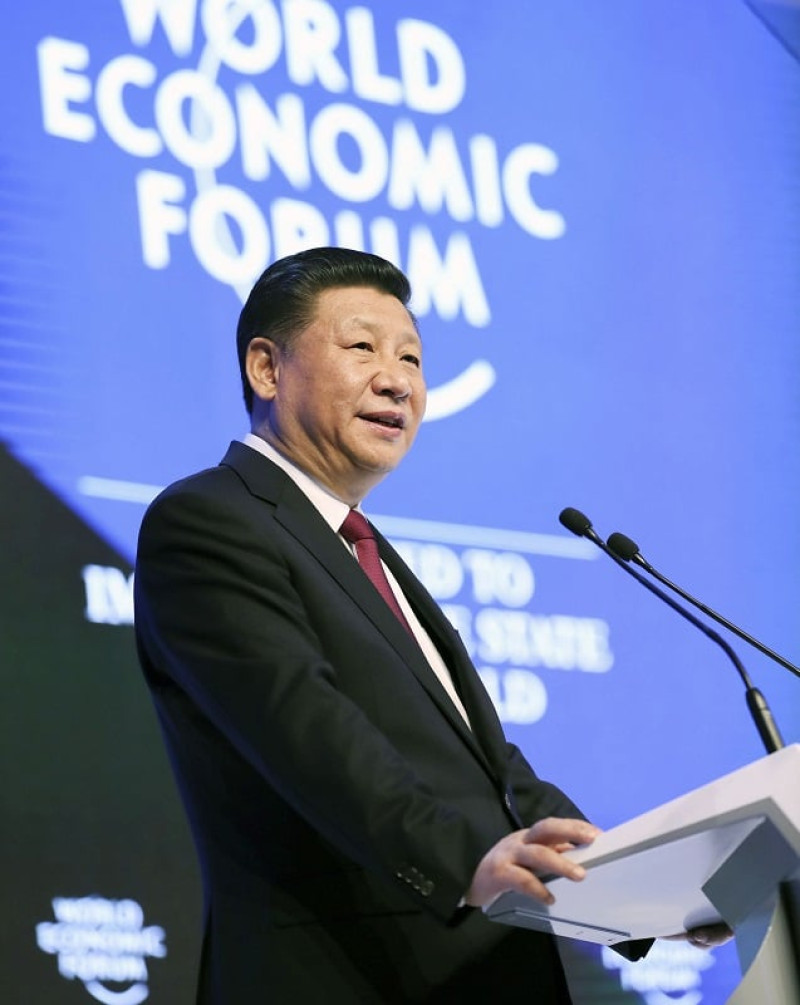 Xi Jinping pronuncia un discurso en la plenaria inaugural de la reunión anual  2017 del Foro Económico Mundial, en Davos, Suiza, el 17 de enero de 2017. (Xinhua/Lan Hongguang)