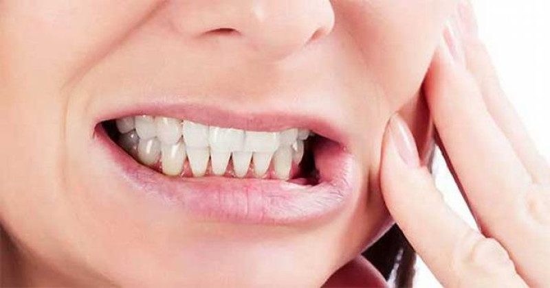 Rechinar los dientes.