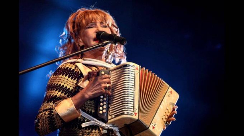 Fefita la Grande se cayó el pasado 6 de noviembre cuando tocaba una fiesta en España.