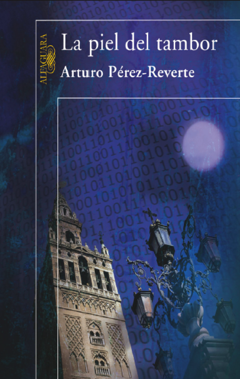 1, 2 y 3) Tres de las tantas ediciones de “La piel del tambor” de Arturo Pérez-Reverte.