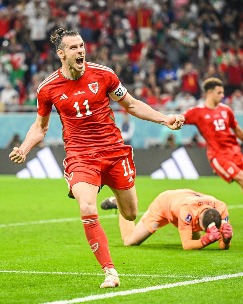 Gareth Bale, de Gales, reacciona tras anotar el gol del empate en el partido frente a Estados Unidos.