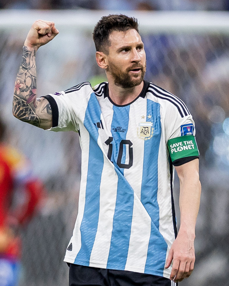 Lionel Messi es uno de tres jugadores que han marcado goles en los últimos tres mundiales.