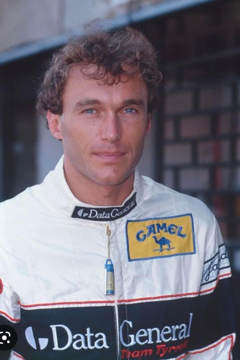 Philippe Streiff había sufrido un terrible accidente en F1 durante unos ensayos privados en 1989 en Rio de Janeiro a raíz del cual quedó tetrapléjico.