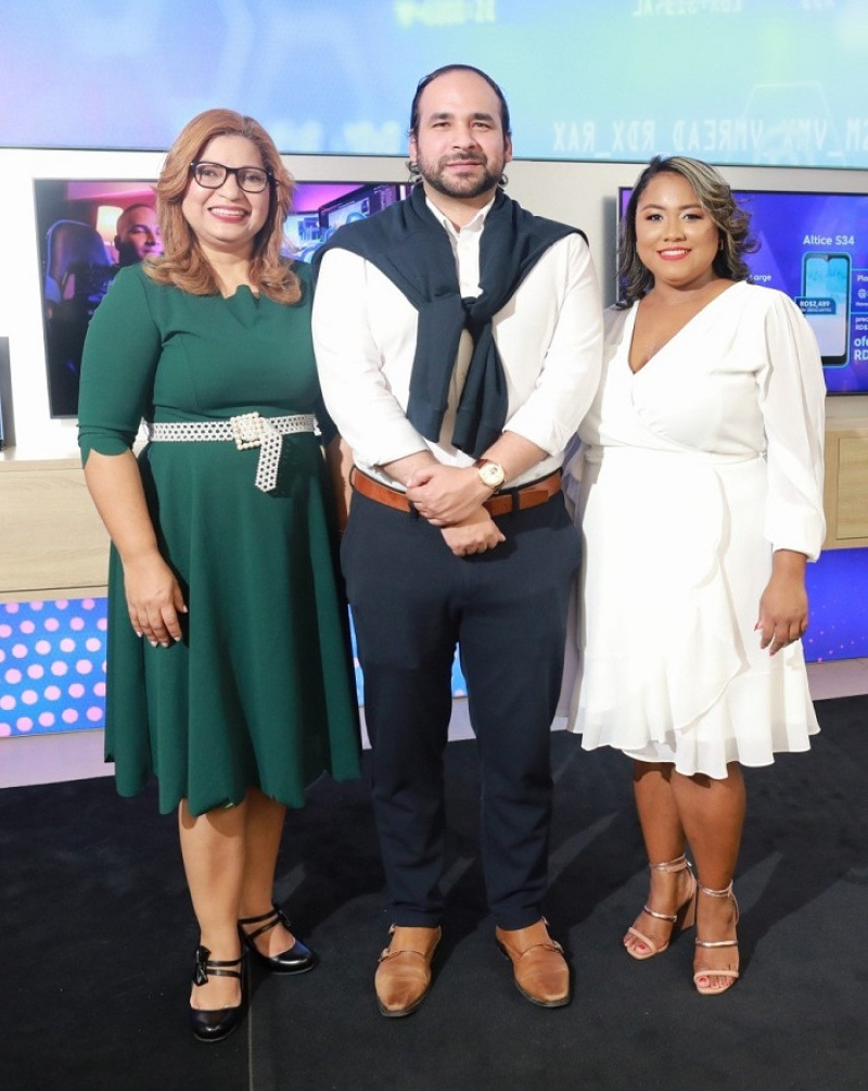 Alixdel Taveras, José Alejandro Mejía y Evelyn Gómez Cortesía de los anfitriones.