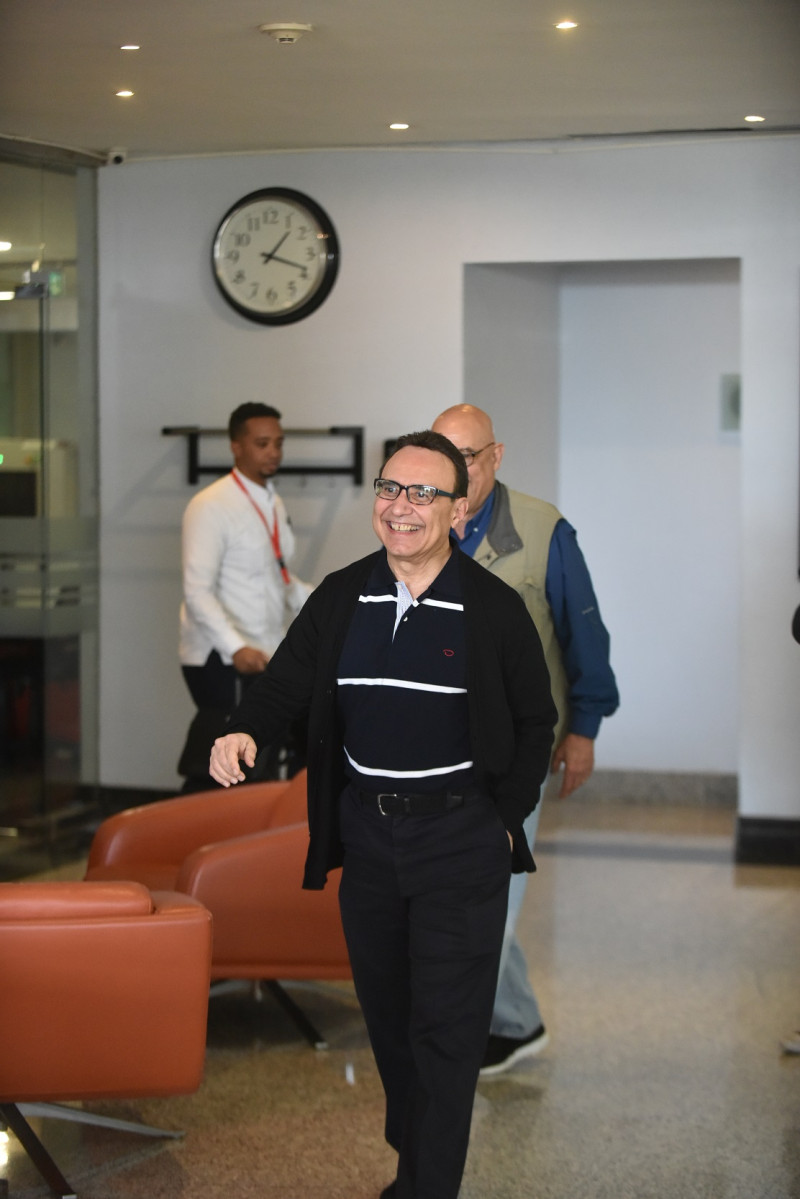 Michel Camilo a la llegada al aeropuerto de Las Américas.