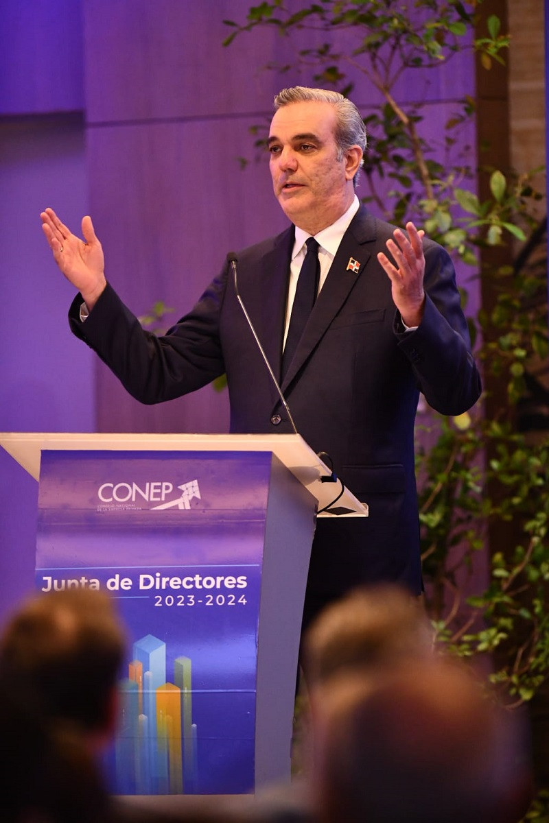 Luis Abinader durante la juramentación de la nueva junta de directores del Conep. Foto: Glauco Moquete / LD