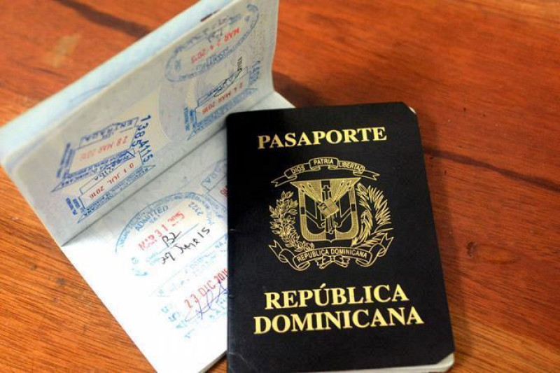 Pasaporte dominicano. Foto de archivo / LD