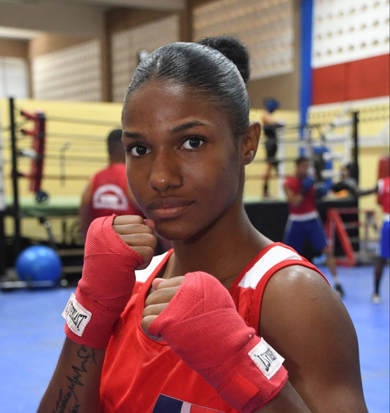 Neovanny Núñez hizo historia al convertirse en la segunda dominicana en ganar medalla en un mundial de boxeo.