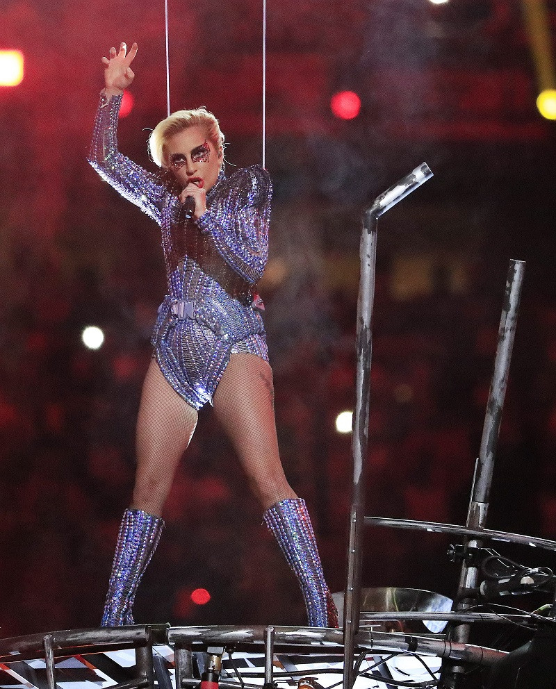 Lady Gaga desplegó un gran espectáculo durante el intermedio del Super Bowl de 2017 en el NRG Stadium de Houston (Texas) EFE/EPA/TANNEN MAURY