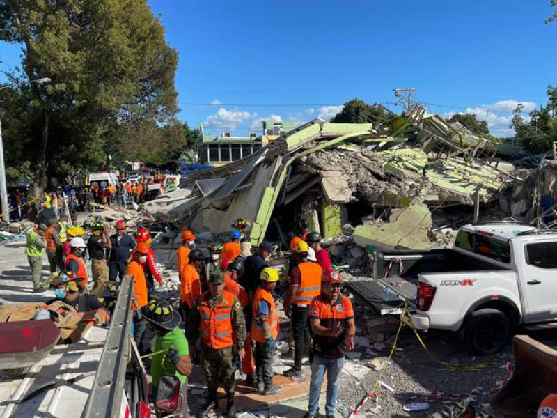 El colapso del edificio que albergaba la empresa R & S Multi Muebles, S.R.L. se produjo el 18 de enero en La Vega.