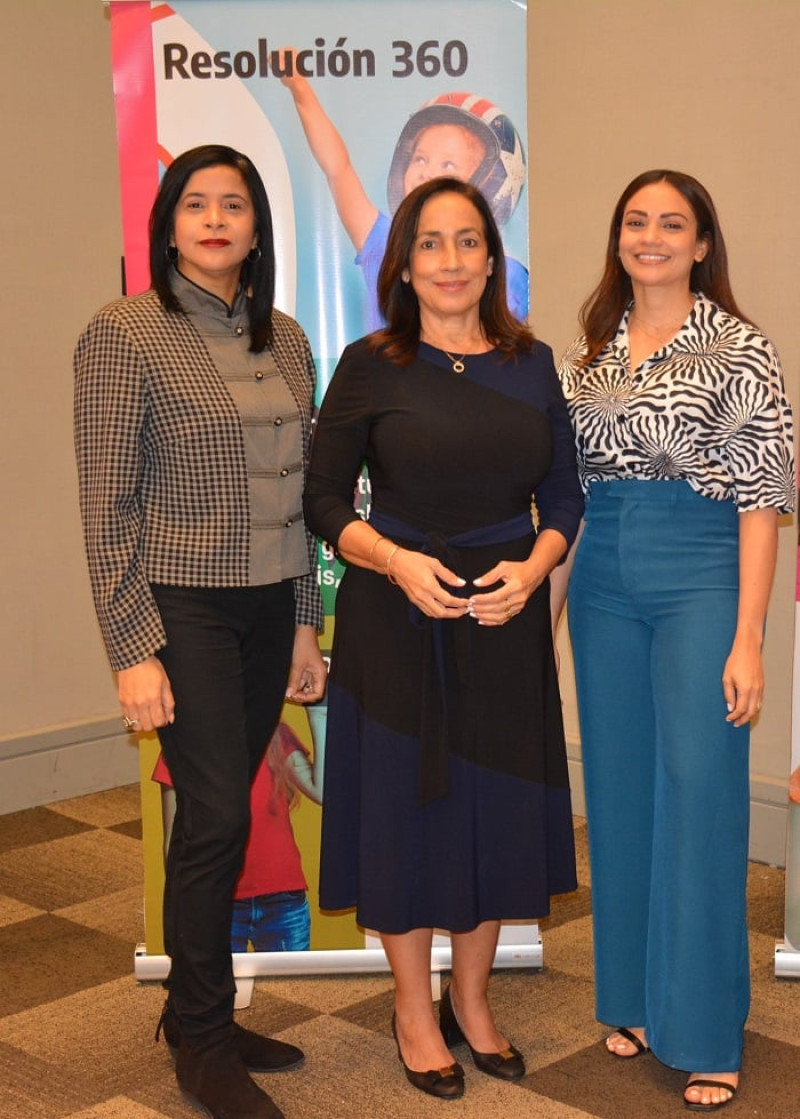 Asela Peguero, Amalia Incháustegui y Olivia Guerrero.