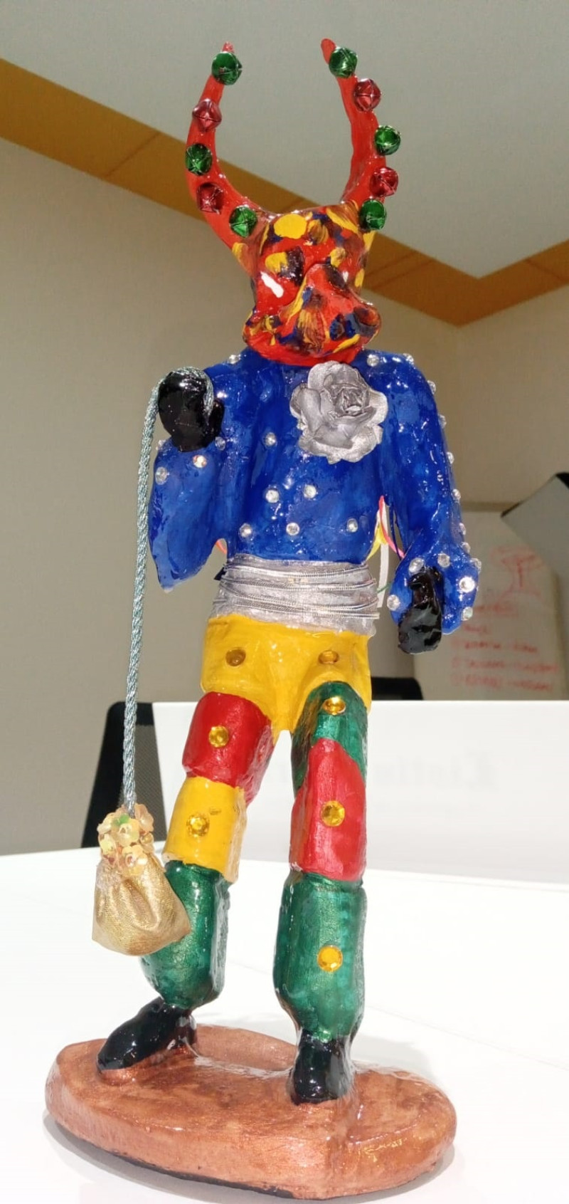 El diablo pepinero, uno de los personajes emblemáticos del carnaval de Santiago. Yaniris López/ LD