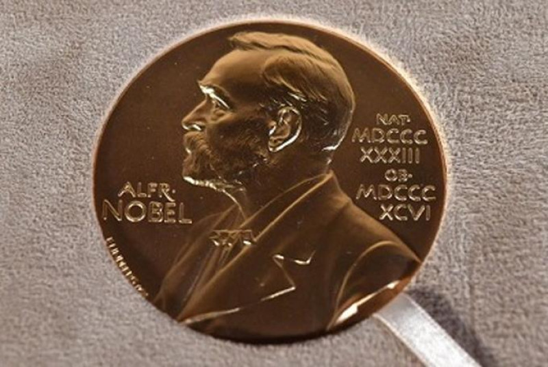 Medalla del premio Nobel, entregada a Charles M. Rice en Fisiología o Medicina. Foto: AFP./ Archivo