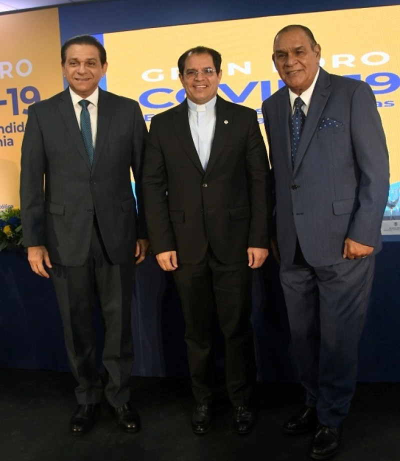 Daniel Rivera, el padre Secilio Espinal y Miguel Franjul. Jorge Martínez/ LD