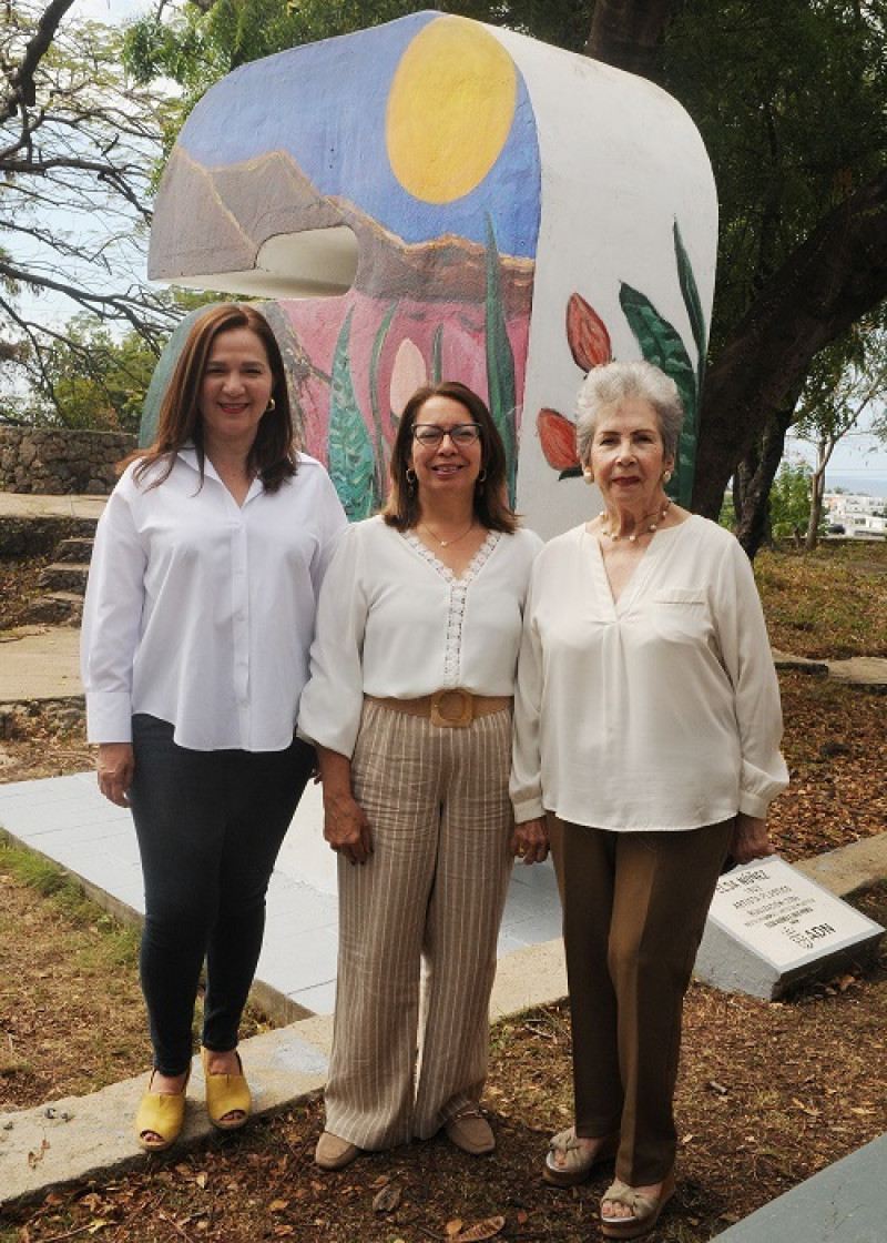 Lucilita Matos, Dolly Martínez y Lissette Vega.