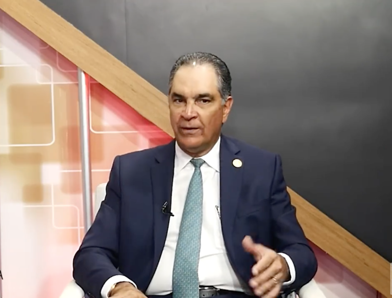 Doctor Santiago Hazim, director ejecutivo del Servicio Nacional de Salud (SENASA)