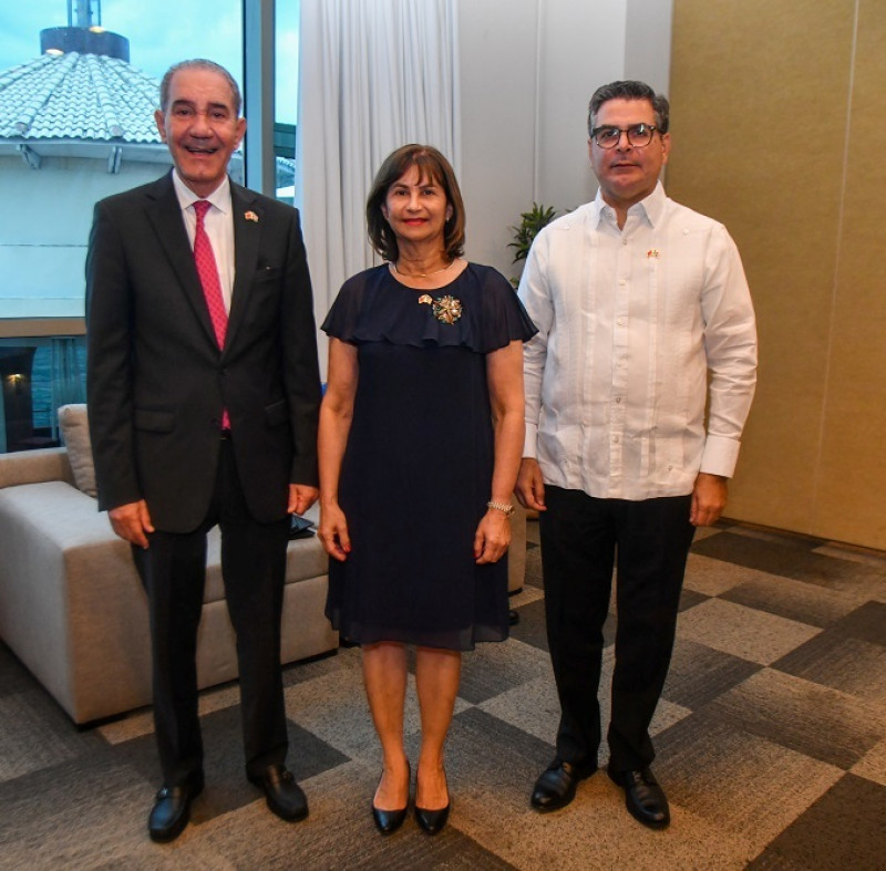 Franklin García Fermín, Rosalía Sosa y Juan José Portorreal