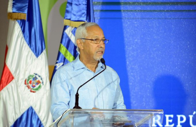 Ministro de Eduación Ángel Hernández